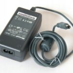 myVolts Chargeur/Alimentation 24V Compatible avec Microsoft PSC24W-240 Transfo (Adaptateur Secteur) - Prise française - avec rallonge et Interrupteur en Ligne